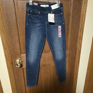 NWT Womens Signature Levi Strauss Indigo Skinny Jeans - 6- W28 L30 Denim Stretch
